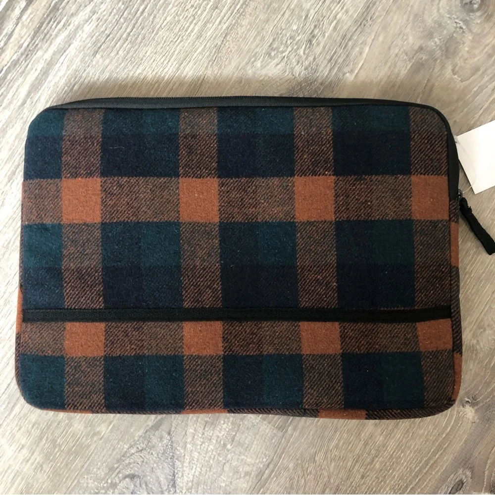 Tablet/Small Laptop Padded Bag